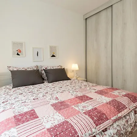Center Ii Apartment *